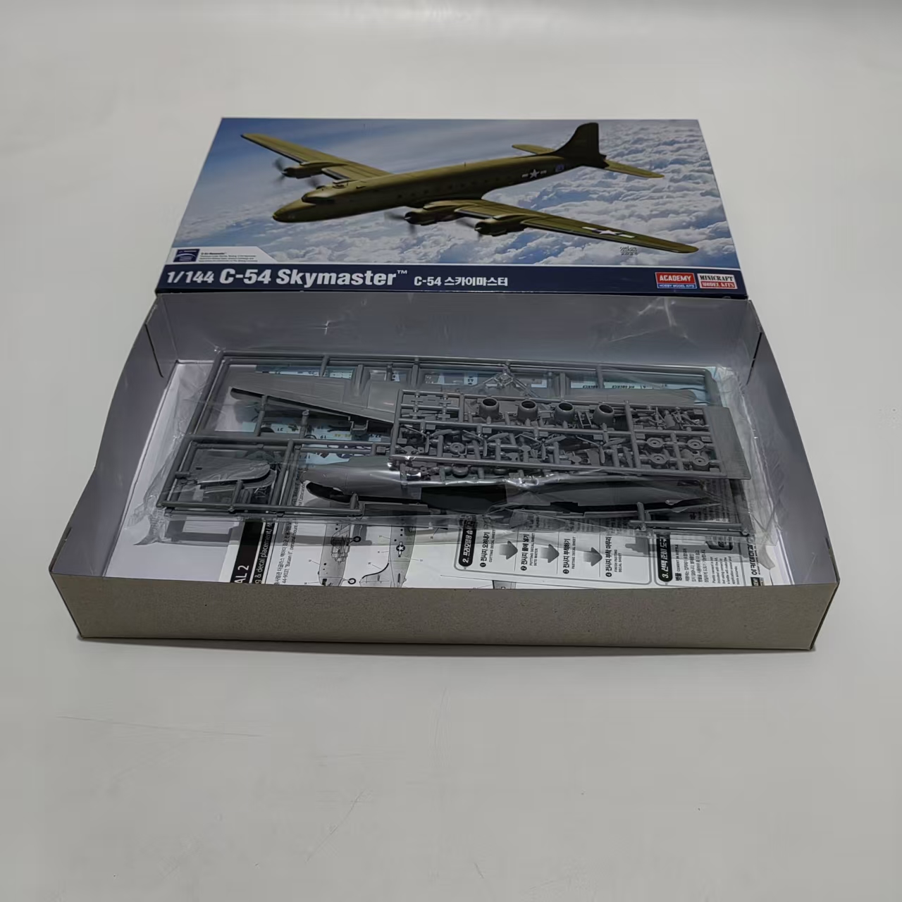 Model Kit Academy - ชุดประกอบโมเดลเครื่องบิน AC12652 ACADEMY 1/144 USAAF C-54