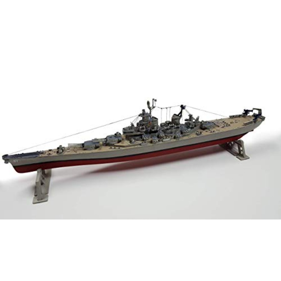 ชุดโมเดลพลาสติก USS ไอโอวา - Model Kit Uss Iowa บทวิจารณ์และราคา