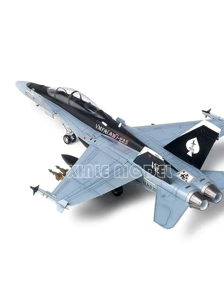 อะคาเดมี่ 1/72 12422 F/A-18D 