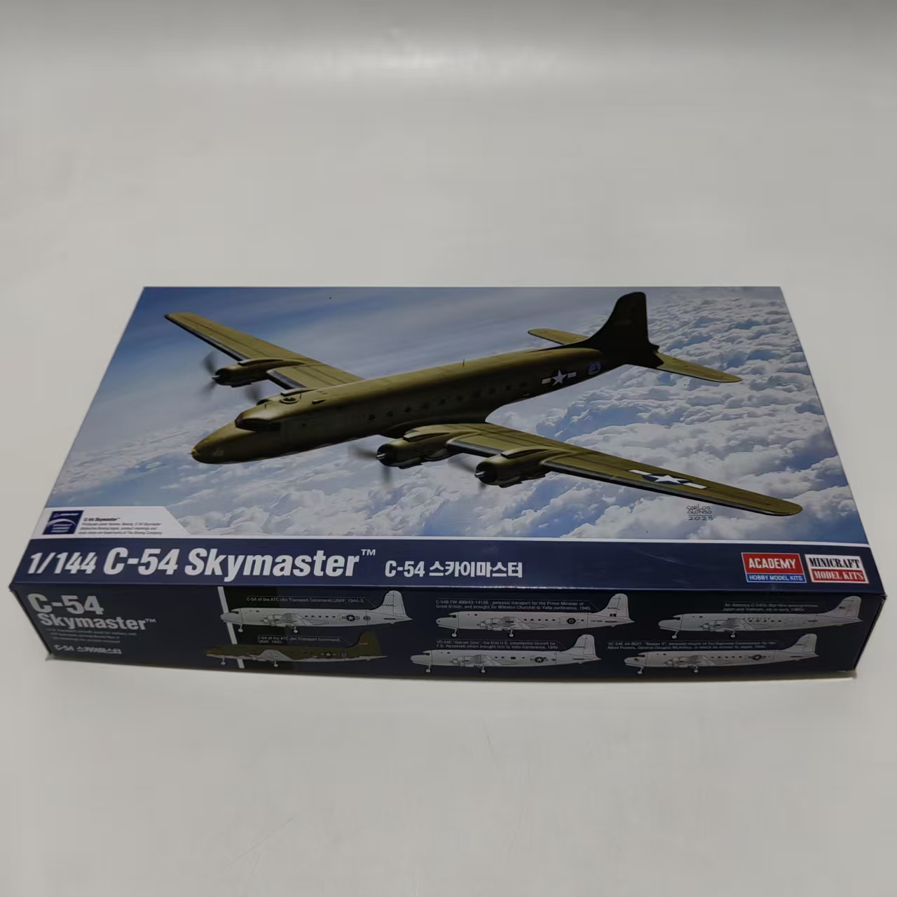 ชุดประกอบโมเดลเครื่องบิน AC126 - Model Kit Academy บทวิจารณ์และราคา