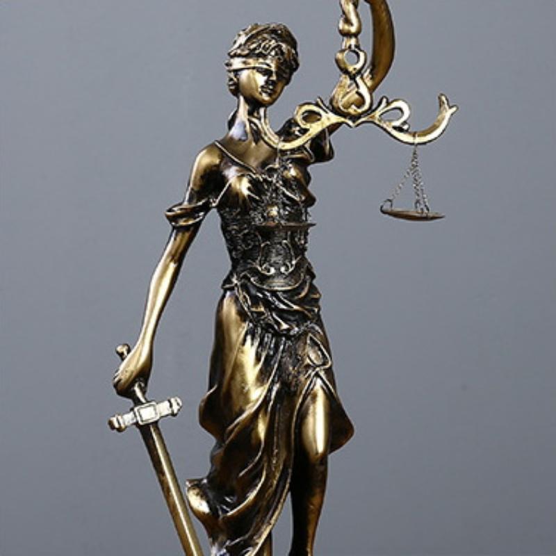 รูปปั้นเทพีแห่งความยุติธรรมทำจ - Model Kit Judge บทวิจารณ์และราคา